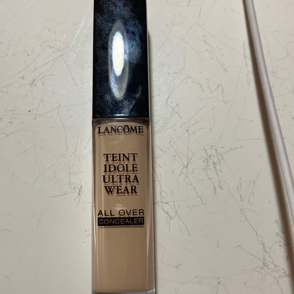 Lancôme teint idole ultra wear all over concealer in shade 090, used